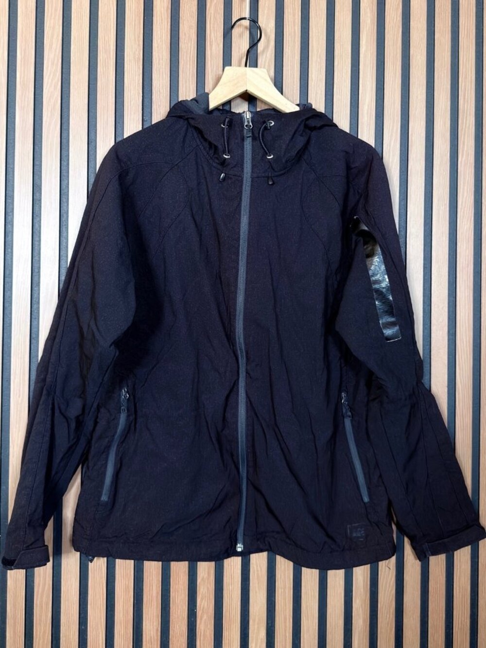 REI Jacket Large / XL Mens Black Poly Stretch Hooded Pocket Zips *READ